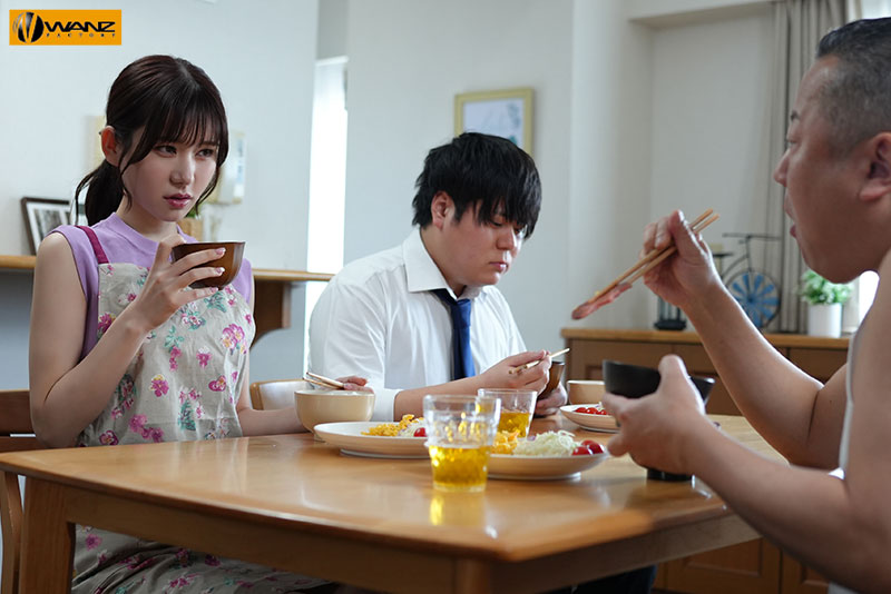 五日市芽依作品WAAA-557发布！甜美人妻超讨厌公公！老公上班时居然还被趁机侵犯了！-图片2